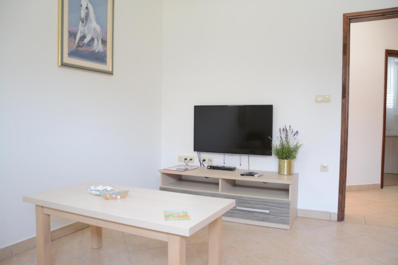 Apartments Marina Ražanac Kamer foto